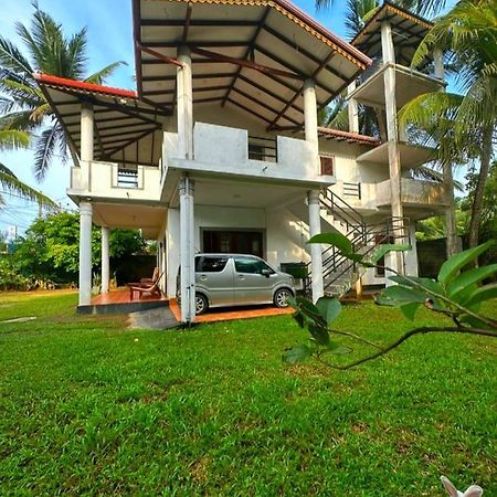 Royal Beach Villa Unawatuna Esterno foto