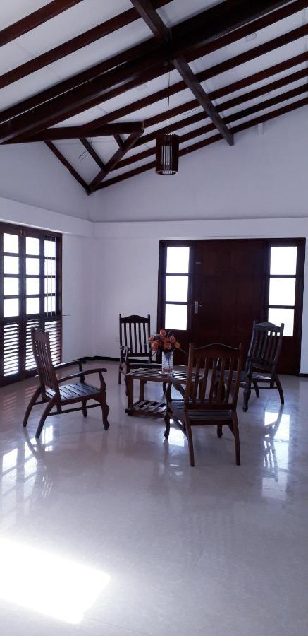 Royal Beach Villa Unawatuna Esterno foto