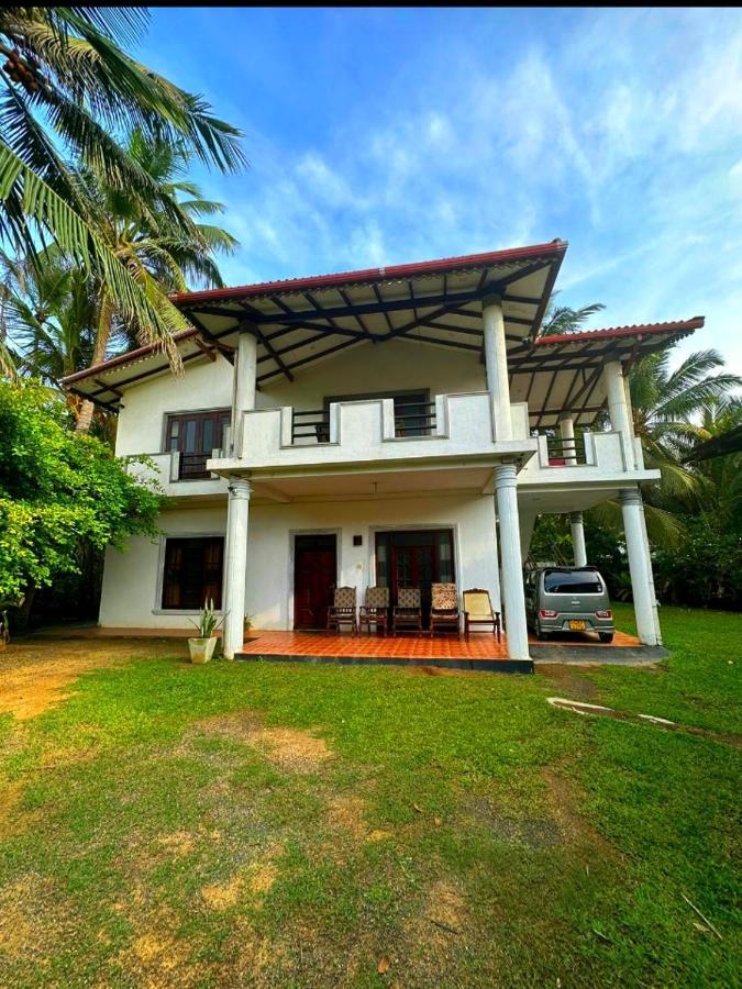 Royal Beach Villa Unawatuna Esterno foto