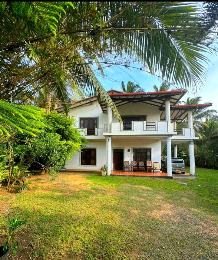 Royal Beach Villa Unawatuna Esterno foto