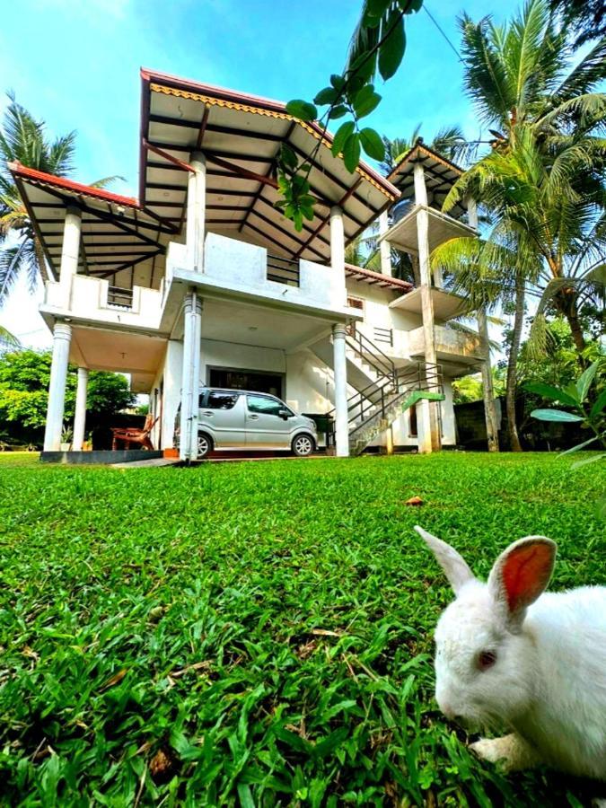 Royal Beach Villa Unawatuna Esterno foto
