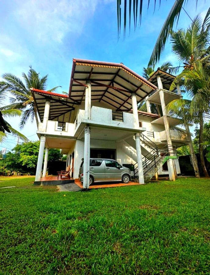 Royal Beach Villa Unawatuna Esterno foto