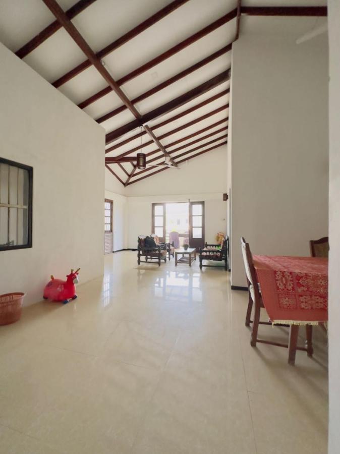 Royal Beach Villa Unawatuna Esterno foto