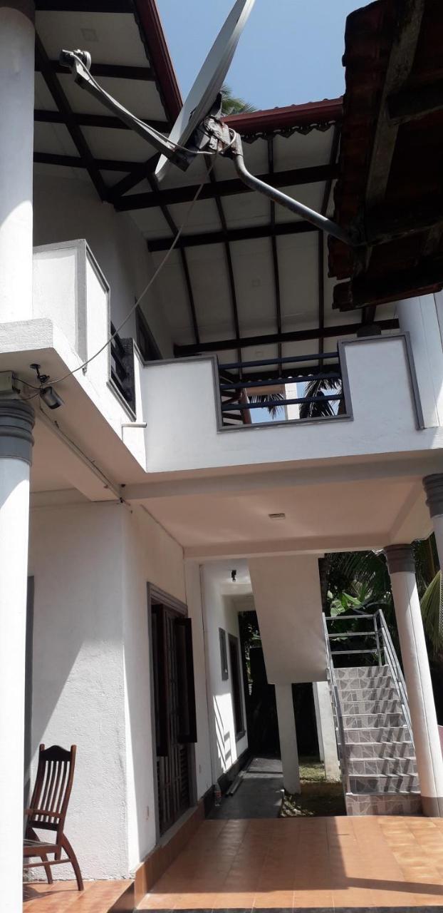 Royal Beach Villa Unawatuna Esterno foto