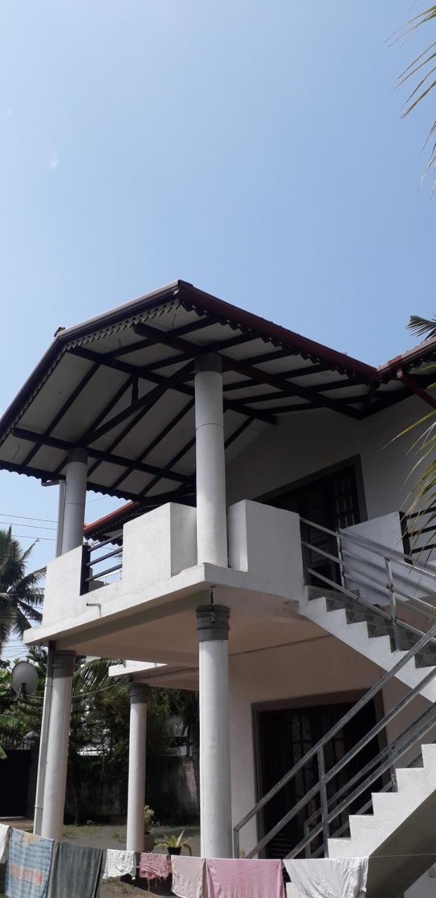Royal Beach Villa Unawatuna Esterno foto