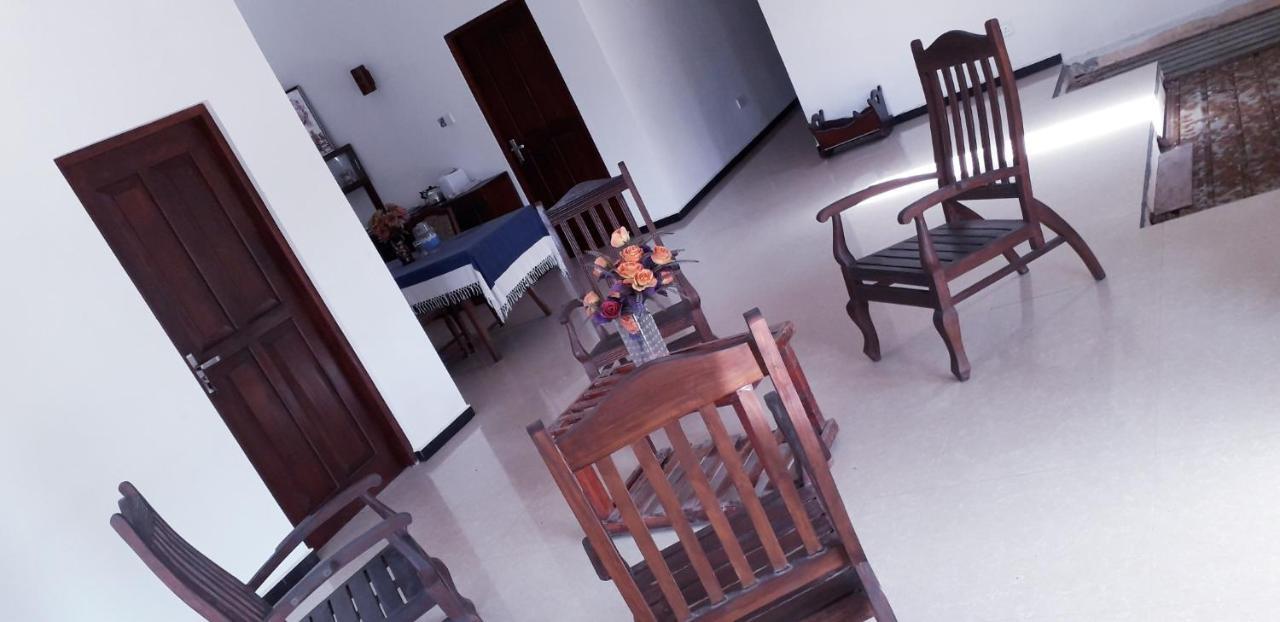 Royal Beach Villa Unawatuna Esterno foto