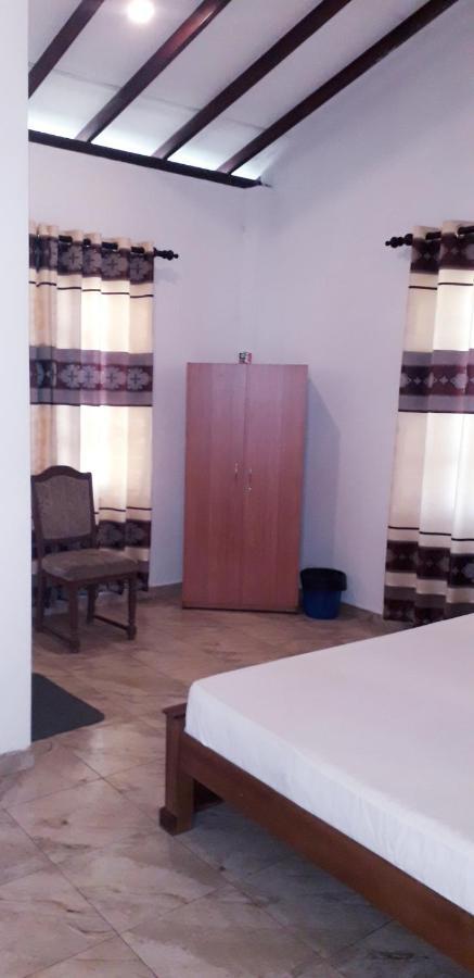 Royal Beach Villa Unawatuna Esterno foto