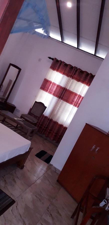Royal Beach Villa Unawatuna Esterno foto