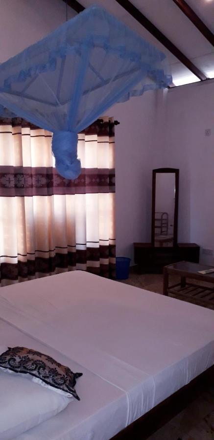 Royal Beach Villa Unawatuna Esterno foto